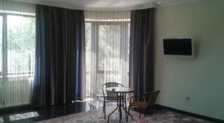 Гостиница Elephant Guest House Геленджик-1